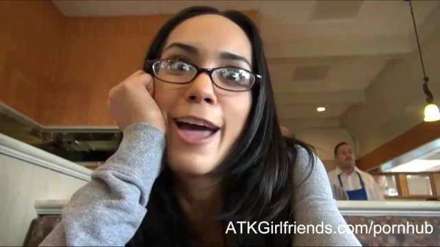 "Tia Cyrus Creampie POV : Virtual Rendez-vous Hardcore Explosif"