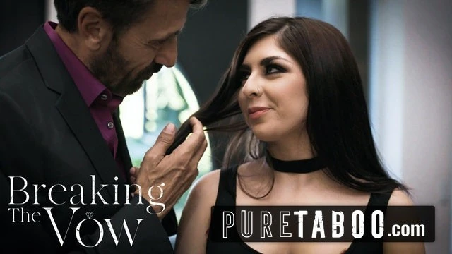 Infidélité torride : Keira Croft domine un mari soumis en anal