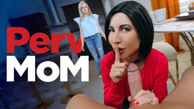 Belle-mère choquée par son beau-fils et son ami en action hardcore
