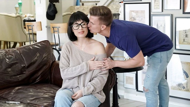 "MILF sexy inséminée par son beau-fils pour tomber enceinte"