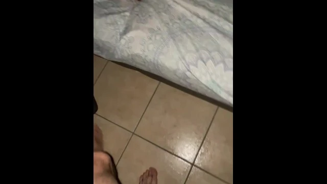 Italienne coquine baise son voisin en cachette de son mari cocu