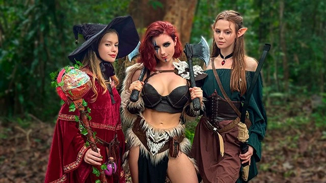 "Dungeons & Dragons XXX : Sweetie Fox, Diana Rider, Arinafox en Orgie Fantastique"