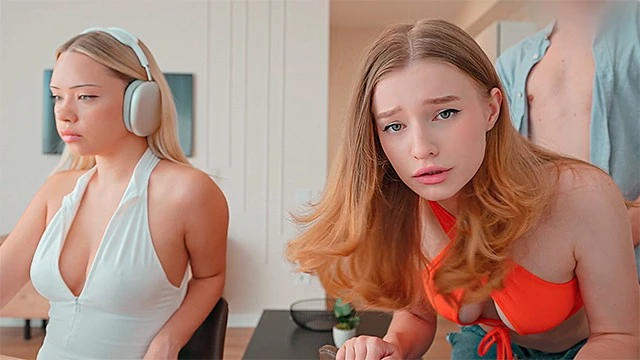 Ma femme au boulot, je baise sa meilleure amie en secret
